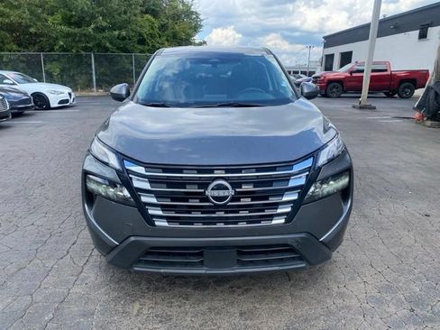 Used 2025 Nissan Rogue SV AWD/4WD image 3