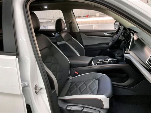 New 2026 Volkswagen Atlas Peak Edition AWD/4WD image 12