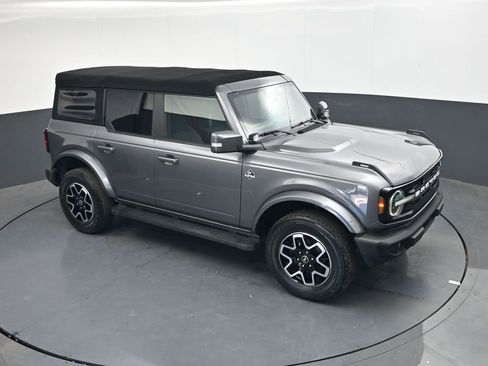 Used 2021 Ford Bronco Outer Banks image 18