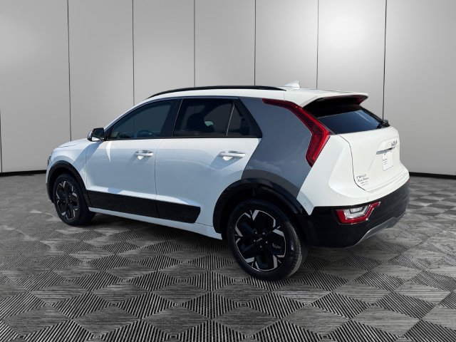 Used 2023 Kia Niro Wave FWD image 3