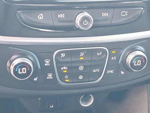 Certified 2022 Chevrolet Traverse LT image 47