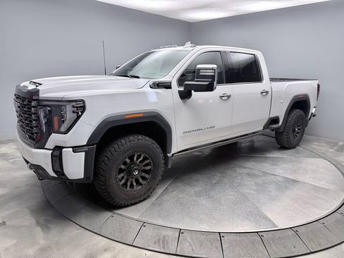 Used 2024 GMC Sierra 2500 Denali Ultimate AWD/4WD image 1