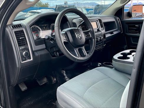 Used 2018 RAM 2500 Tradesman w/ Chrome Appearance Group image 16