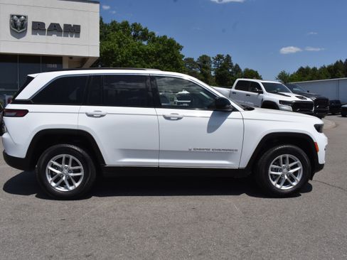 New 2026 Jeep Grand Cherokee Laredo X RWD image 10