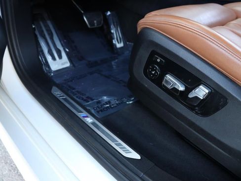 Used 2021 BMW X7 xDrive40i w/ M Sport Package image 17