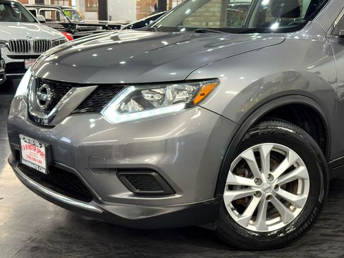 Used 2016 Nissan Rogue SV image 3