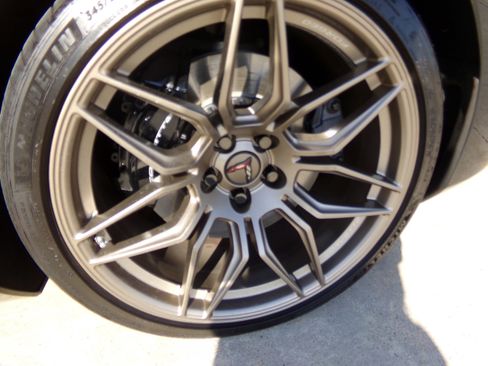 Used 2025 Chevrolet Corvette Z06 RWD image 9