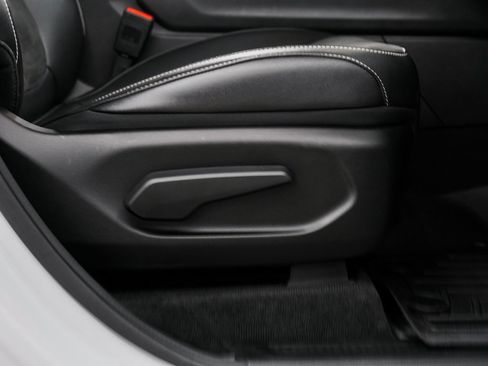 Used 2023 Jeep Grand Cherokee L Laredo image 42