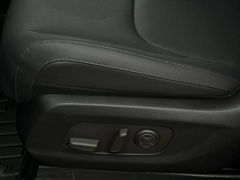 New 2027 Kia Carnival SX Prestige FWD image 19