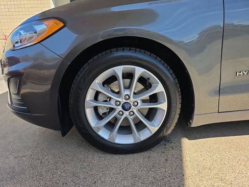 Used 2019 Ford Fusion SE FWD image 34