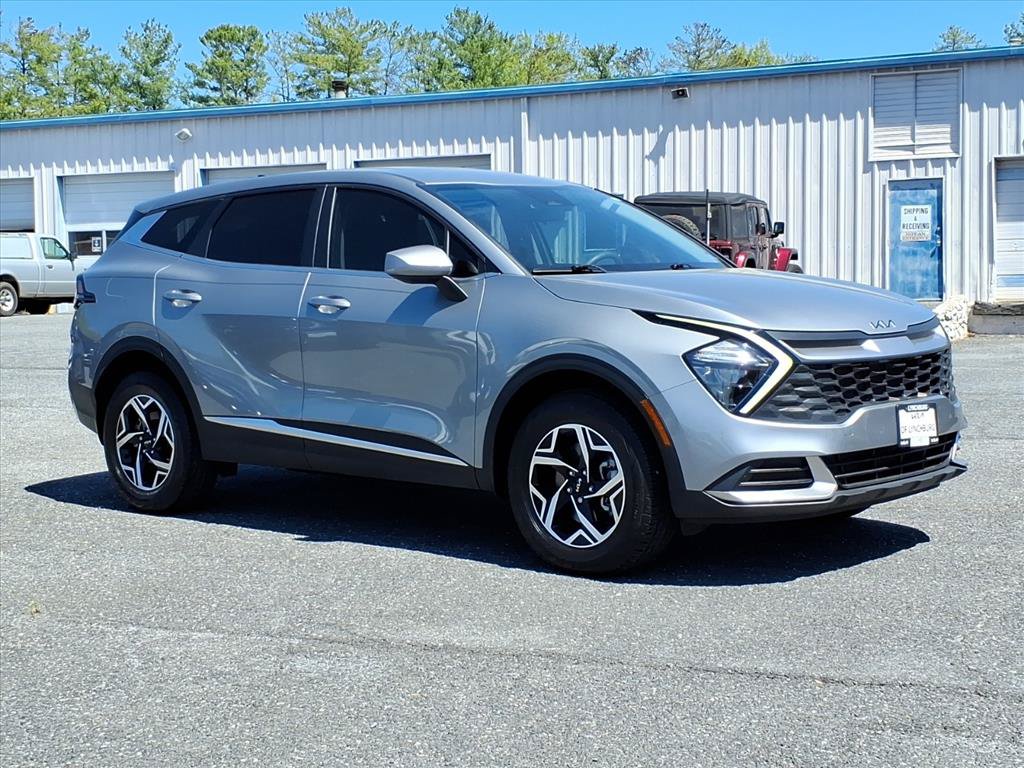 Used 2023 Kia Sportage LX AWD/4WD image 2