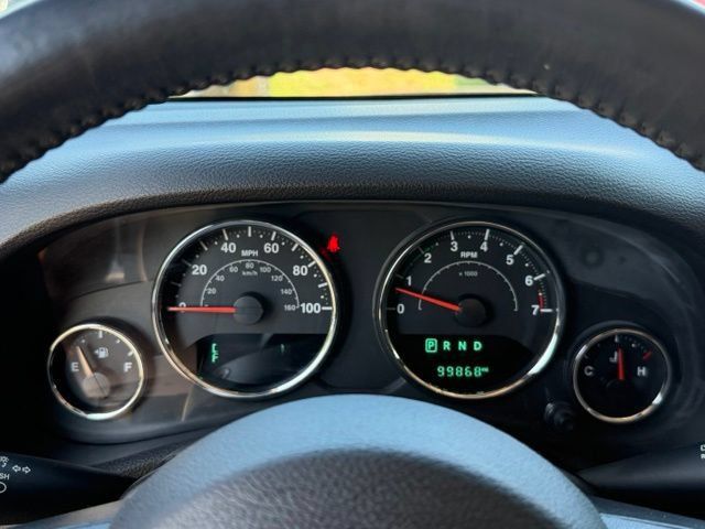 Used 2017 Jeep Wrangler Unlimited Sahara w/ Connectivity Group AWD/4WD image 25