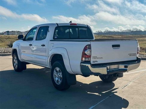 Used 2015 Toyota Tacoma PreRunner w/ SR5 Package image 7