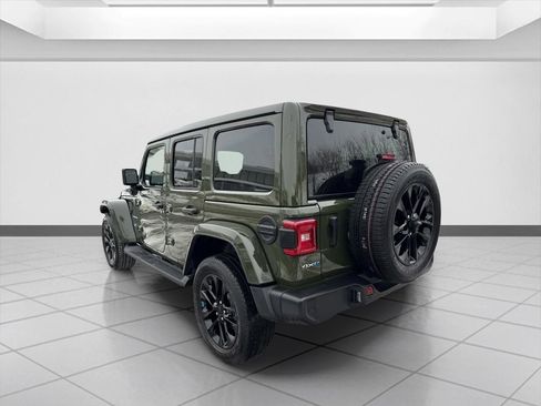 Used 2022 Jeep Wrangler Unlimited Sahara w/ Safety Group image 5