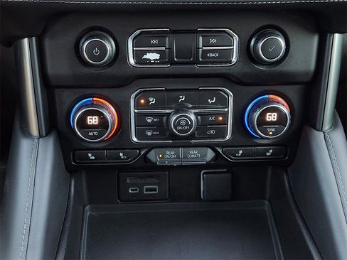 Used 2021 Chevrolet Tahoe Z71 w/ Luxury Package image 20