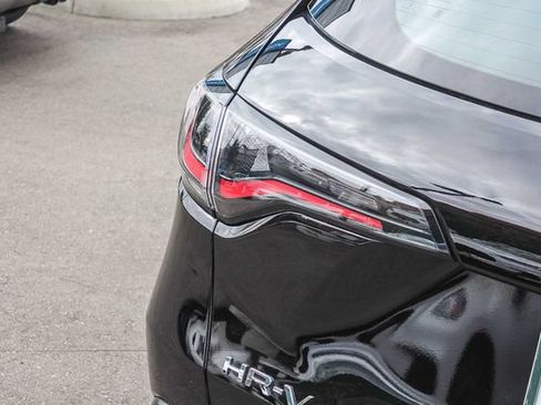 Used 2025 Honda HR-V LX image 8