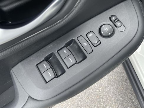 Used 2026 Honda HR-V LX image 16