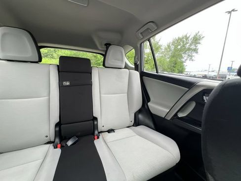 Used 2018 Toyota RAV4 XLE w/ Convenience Package AWD/4WD image 15