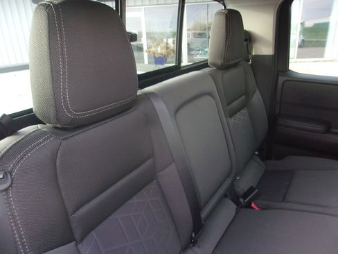 Used 2025 Nissan Frontier SV image 15