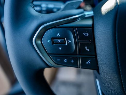 Used 2025 Lexus RZ 300e image 6