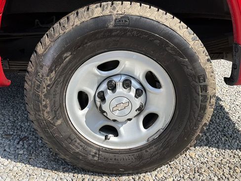 Used 2019 Chevrolet Express 3500 w/ Driver Convenience Package image 2