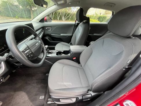 Used 2025 Kia K4 FWD image 25