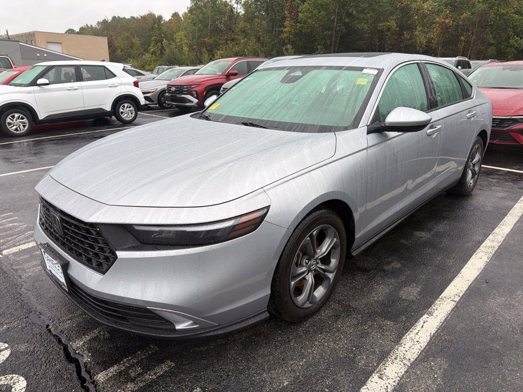 Used 2024 Honda Accord EX image 2