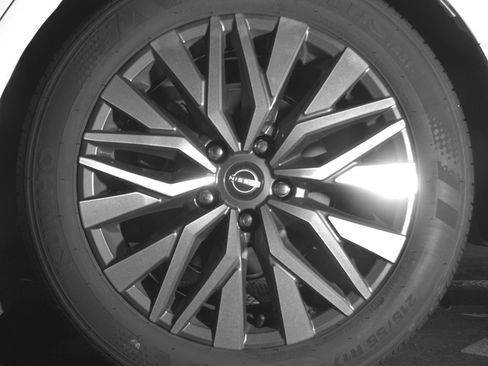 Used 2025 Nissan Altima 2.5 SV FWD image 14