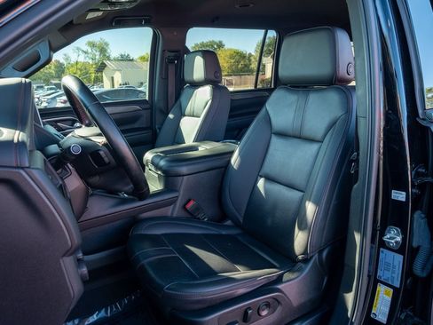 Used 2023 Chevrolet Suburban RST image 6