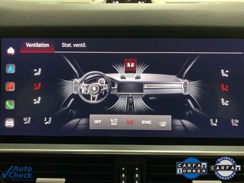 Used 2022 Porsche Cayenne w/ Premium Package image 46