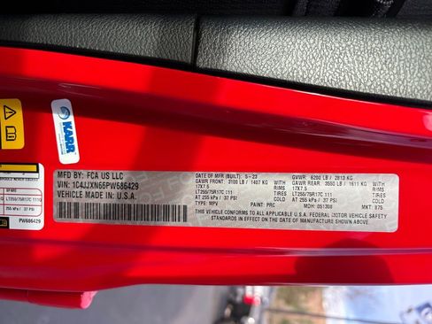 Used 2023 Jeep Wrangler Unlimited image 34