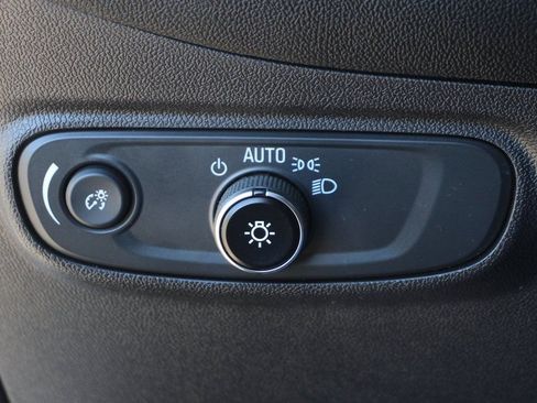 Used 2023 Chevrolet Equinox LT w/ Driver Convenience Package image 19