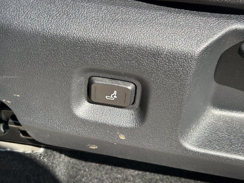 Certified 2025 Toyota Tacoma SR AWD/4WD image 21