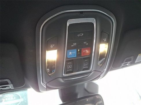 Used 2023 Jeep Grand Cherokee L Altitude image 29