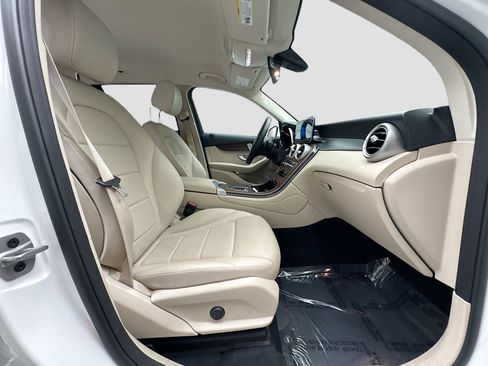 Used 2021 Mercedes-Benz GLC 300 image 19