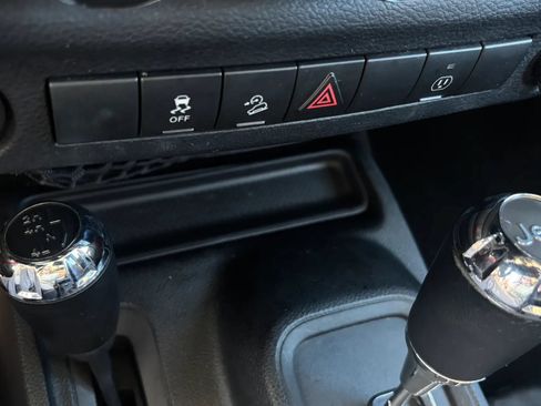 Used 2013 Jeep Wrangler Unlimited Sahara w/ Connectivity Group AWD/4WD image 22