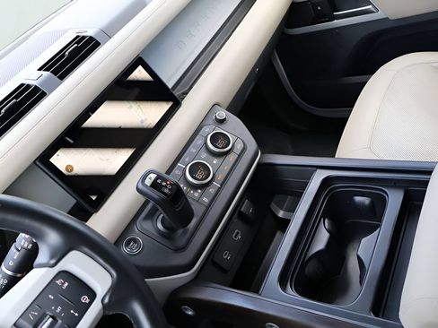Used 2024 Land Rover Defender 110 S AWD/4WD image 18
