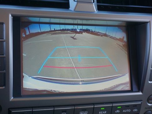 Used 2015 Lexus GX 460 image 18