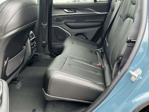 New 2026 Jeep Grand Cherokee Limited w/ Limited Altitude Package AWD/4WD image 13