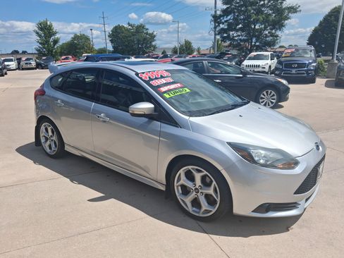 Used 2014 Ford Focus ST FWD image 3