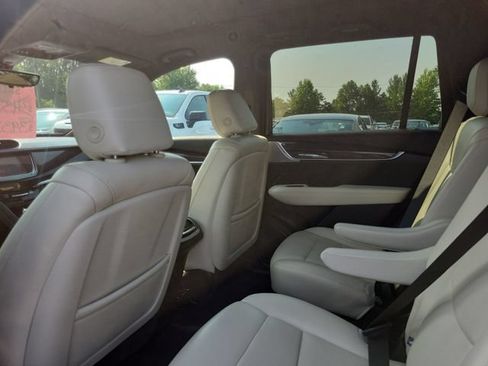 Used 2024 Cadillac XT6 Sport w/ Technology Package AWD/4WD image 37