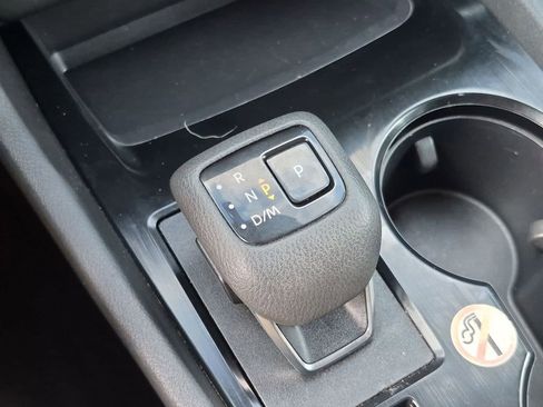Used 2024 Nissan Rogue SV FWD image 8