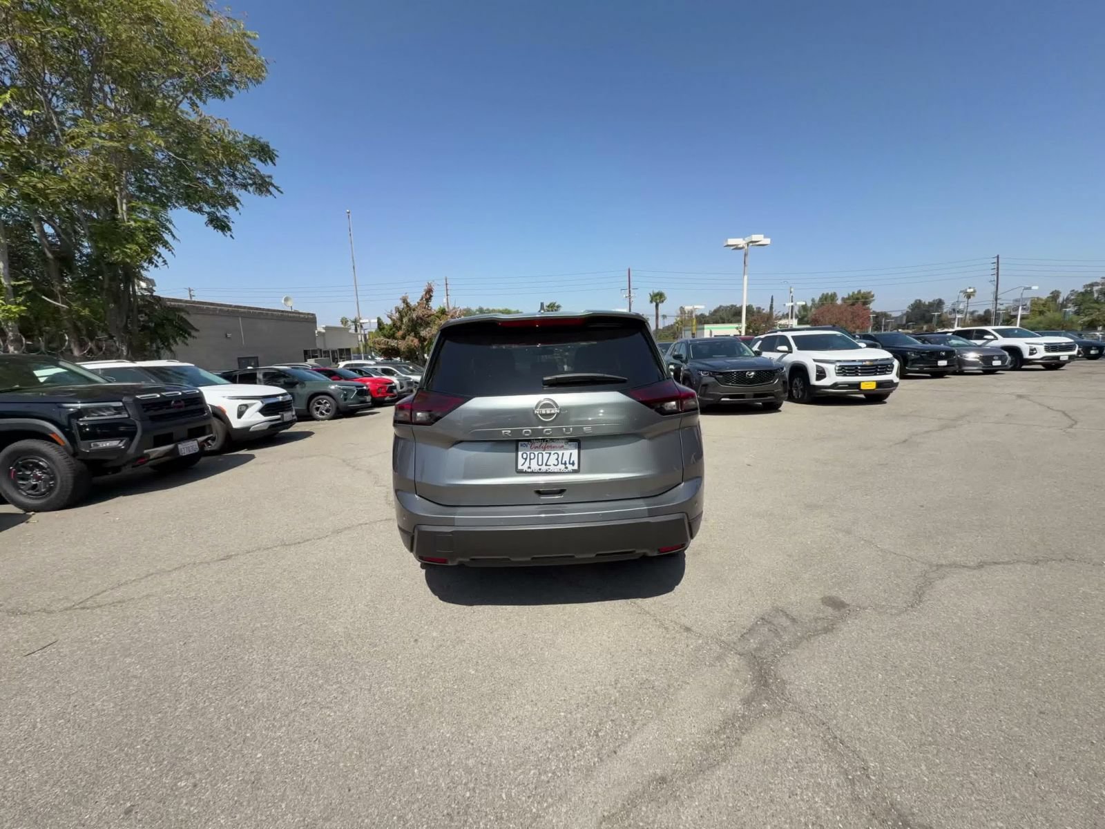 Used 2025 Nissan Rogue SV FWD image 12