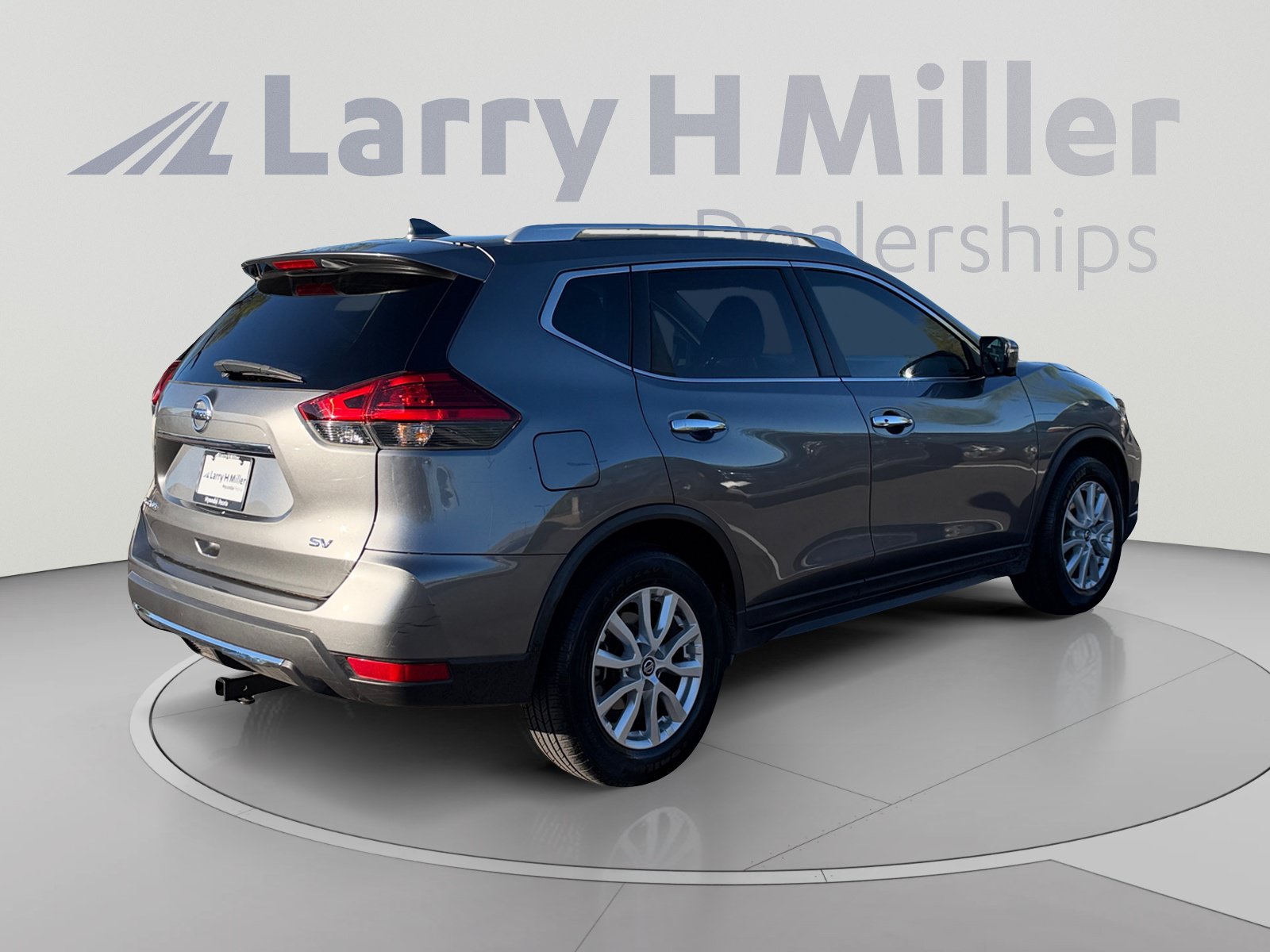 Used 2017 Nissan Rogue SV w/ SV Premium Package FWD image 5