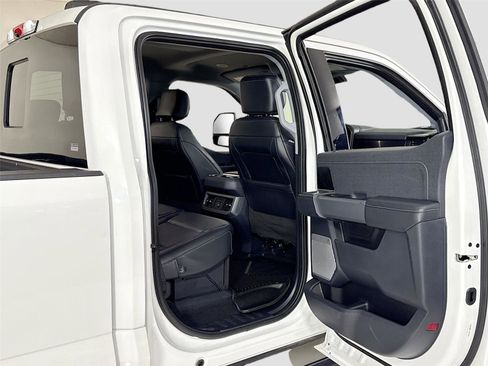 Used 2023 Ford F250 Lariat w/ Lariat Ultimate Package AWD/4WD image 29