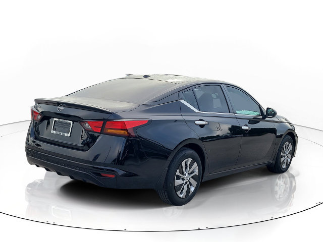 Used 2025 Nissan Altima 2.5 S FWD image 5