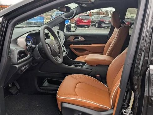 New 2026 Chrysler Pacifica Pinnacle AWD/4WD image 7