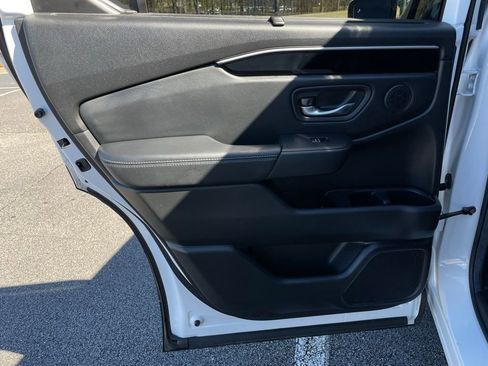 Certified 2025 Honda Pilot EX-L image 37