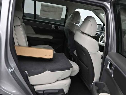 New 2026 Hyundai Santa Fe SEL FWD image 12