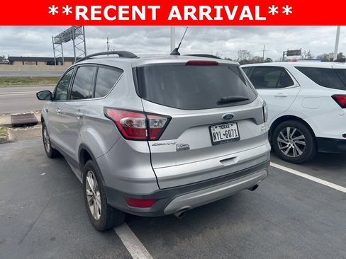 Used 2018 Ford Escape SE w/ SE Sync 3 Package image 2